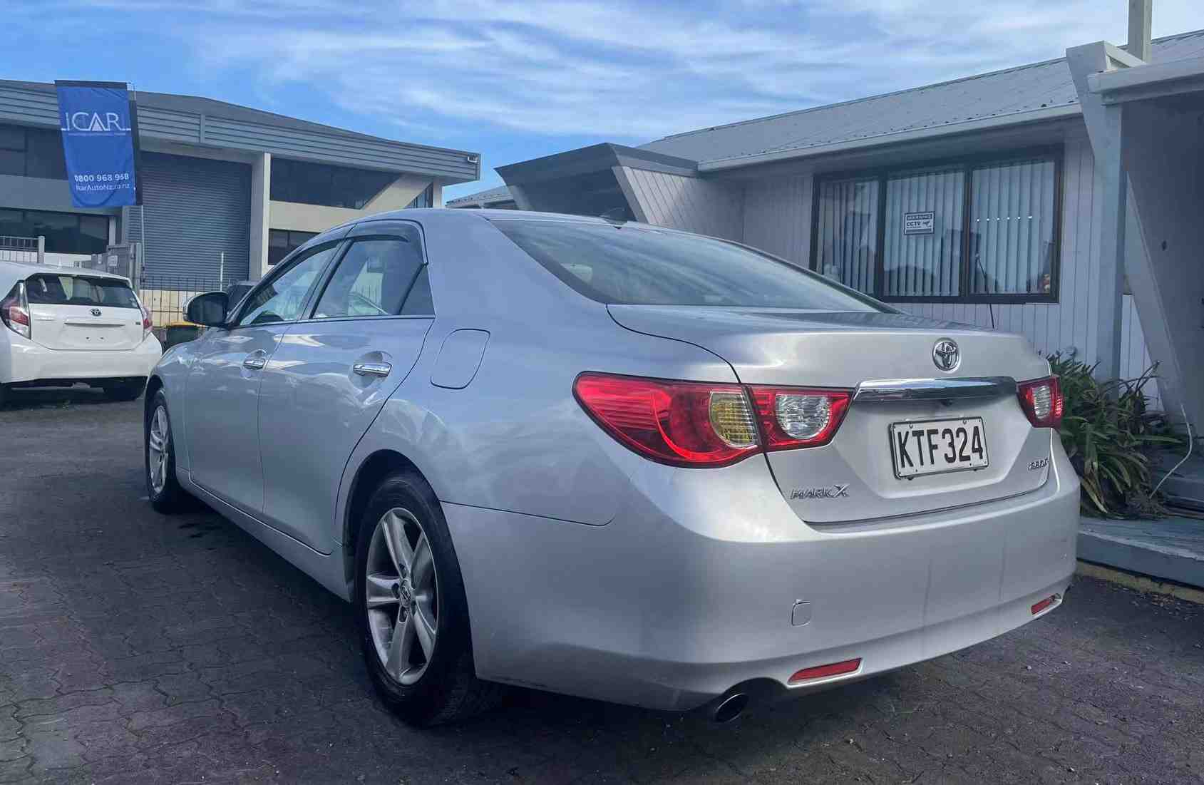 2011 Toyota Mark X