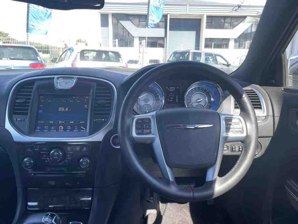 2013 Chrysler 300 C SRT8 3.6L 210kw Cruise control, Alpine Sound System, REV CAM