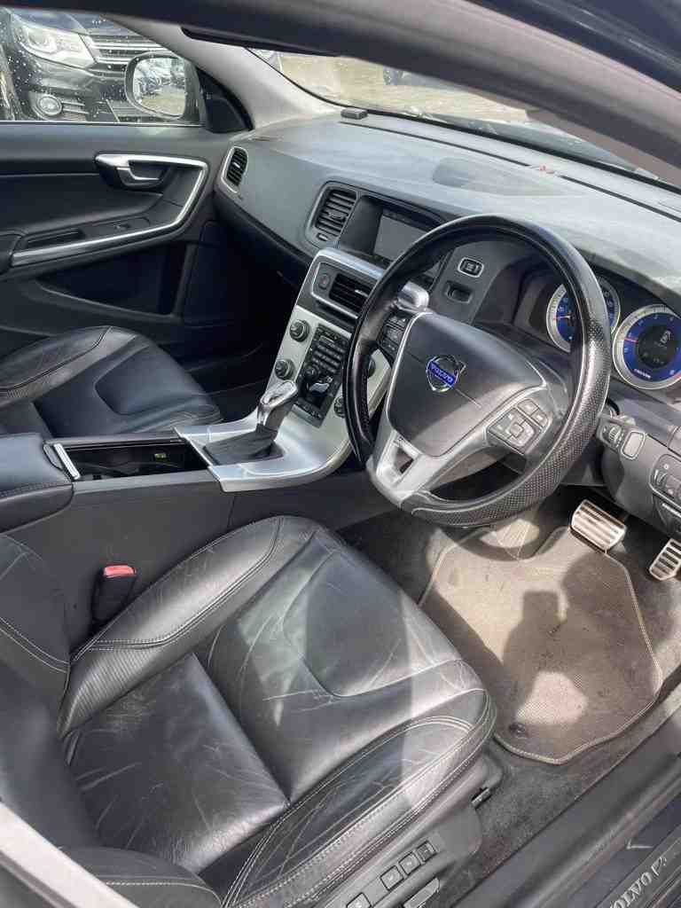 2012 Volvo S60 T4 R Design Bluetooth, Blind Spot, Leather seats