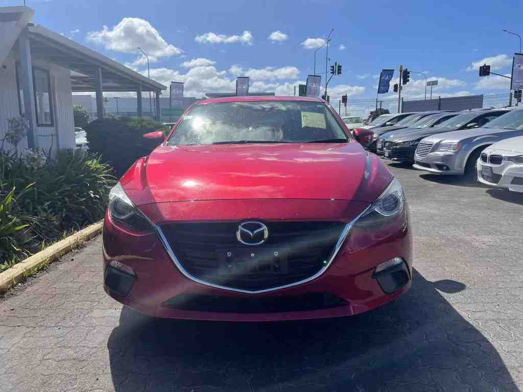 2015 Mazda Axela S package Touring Soul Red! Cruise control, Bluetooth, Tidy
