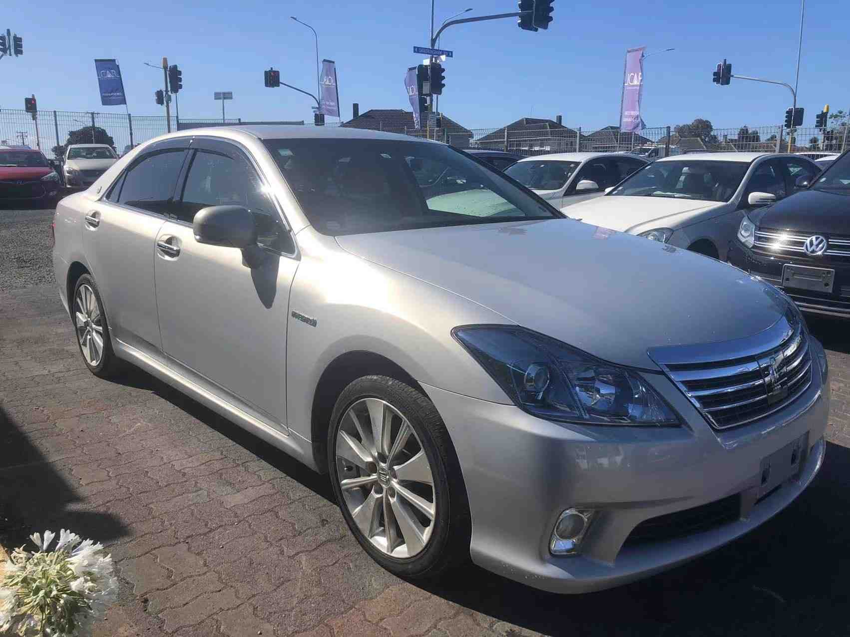 2011 Toyota Crown Hybrid, Anniversary Edition