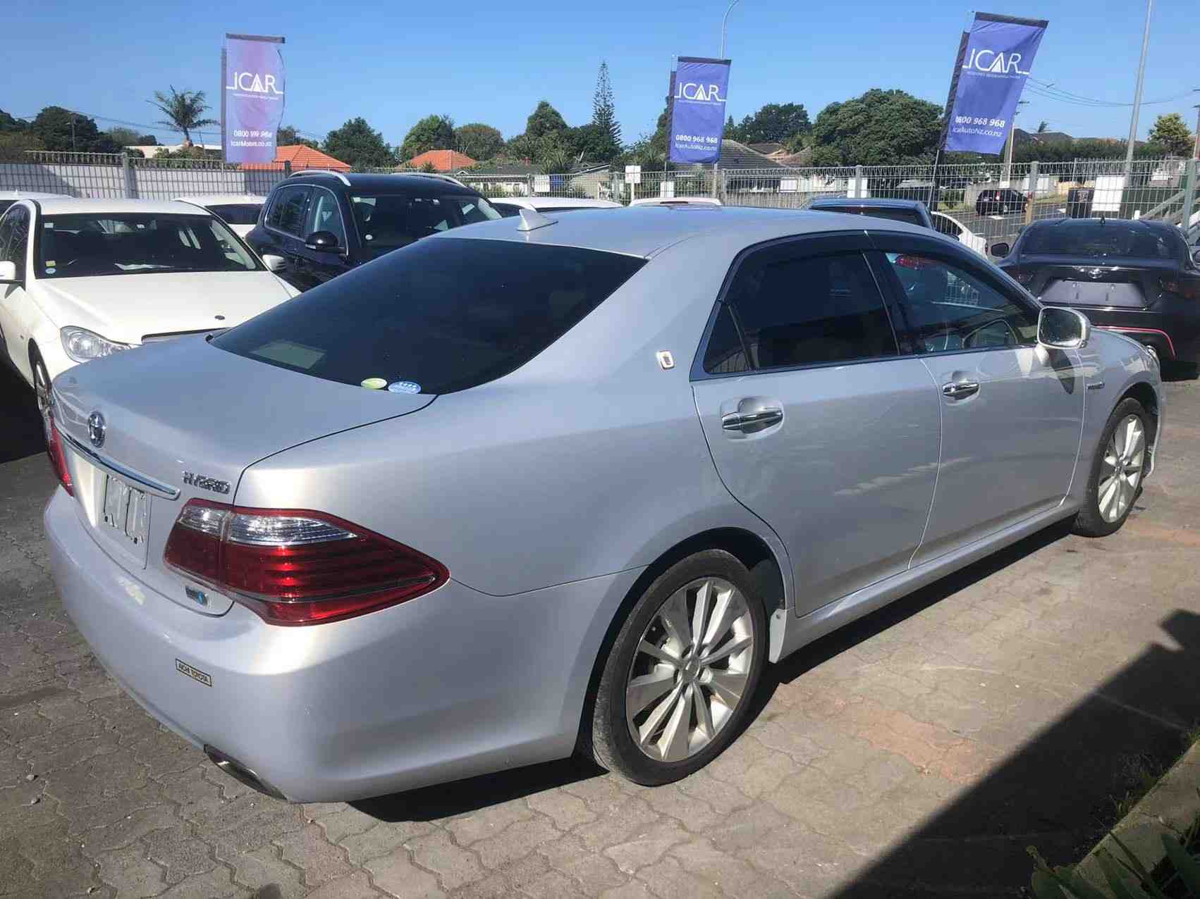 2011 Toyota Crown Hybrid, Anniversary Edition