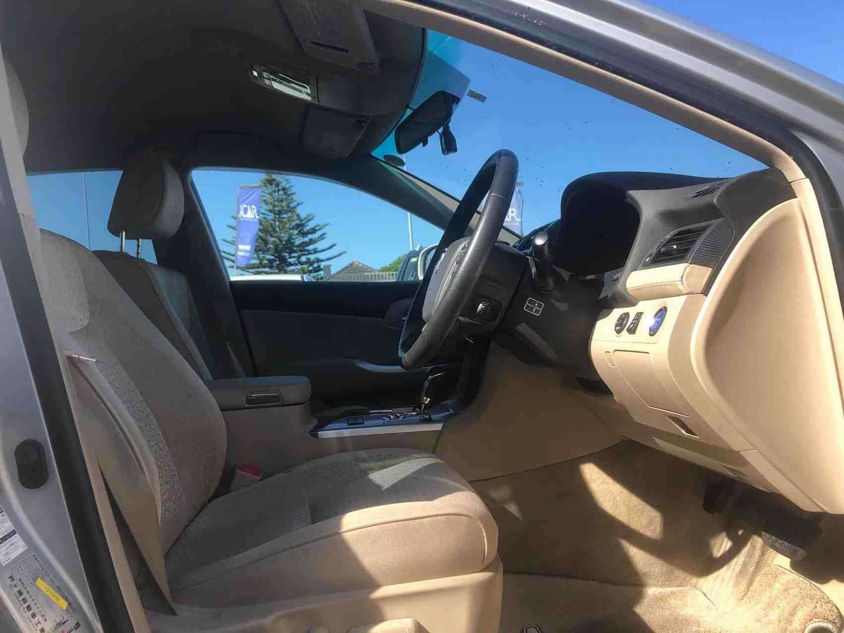 2011 Toyota Crown Hybrid, Anniversary Edition