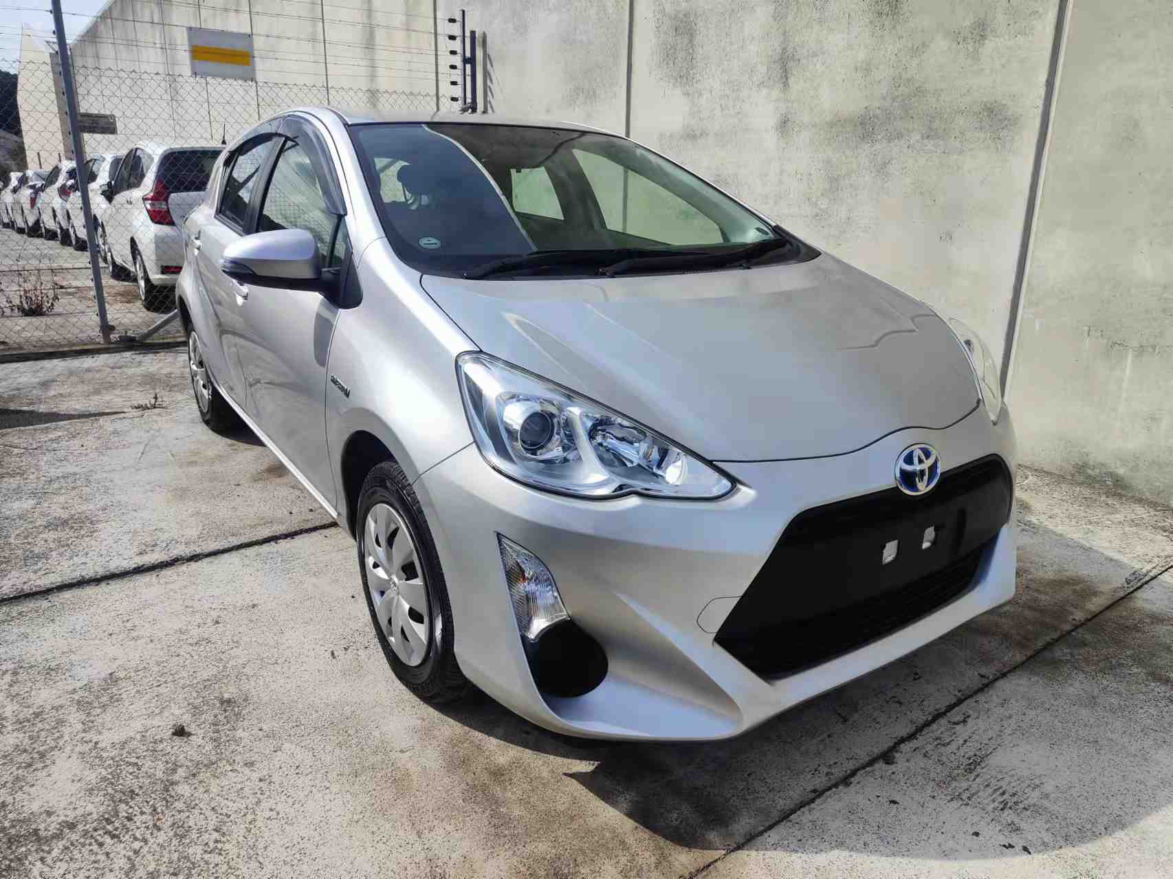 2016 Toyota Aqua HYBRID, TIDY