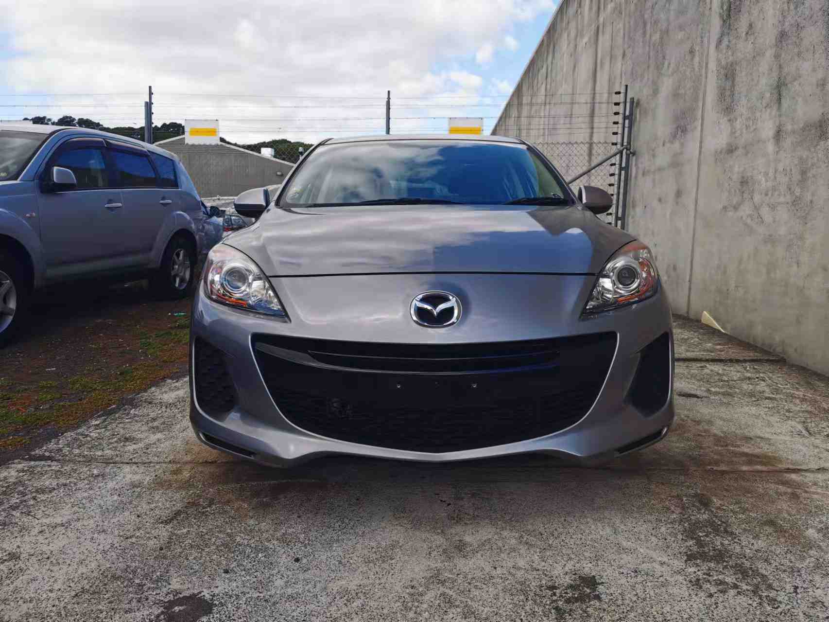 2012 Mazda Axela Push Start, Key Less