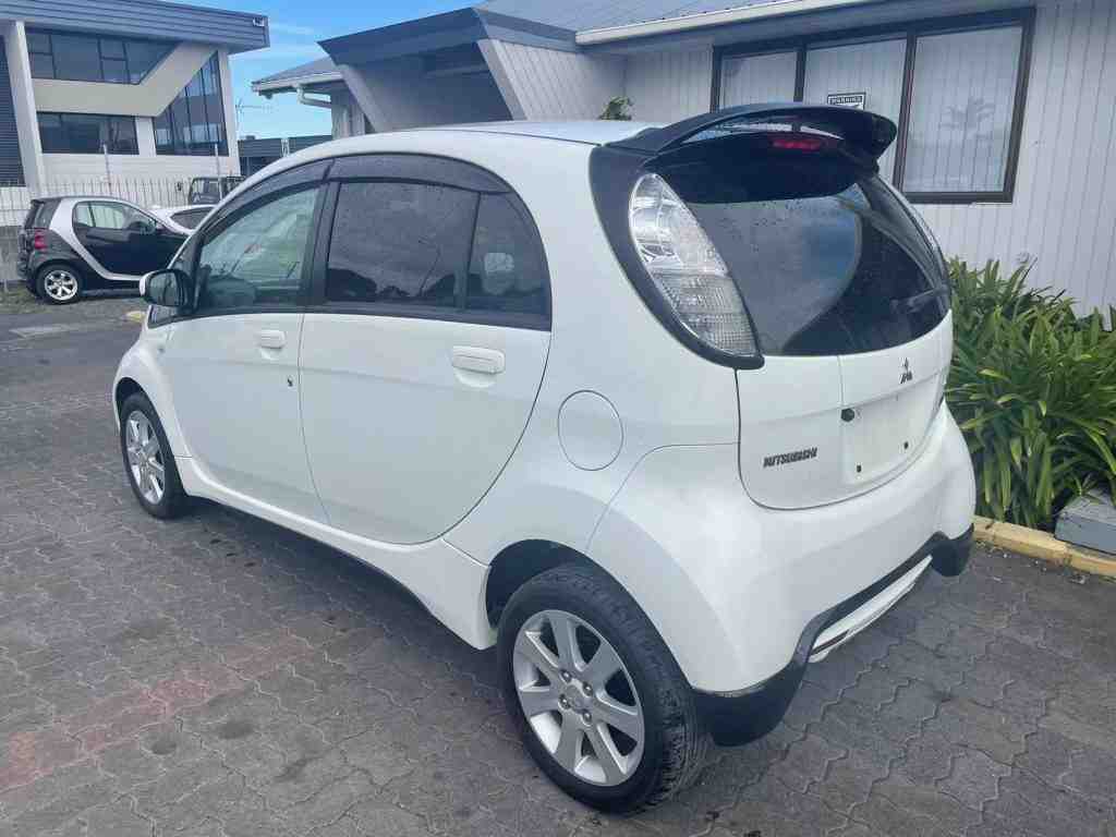 2011 Mitsubishi i-MiEV Electric Vehicle Free NZ charger available, REV CAM