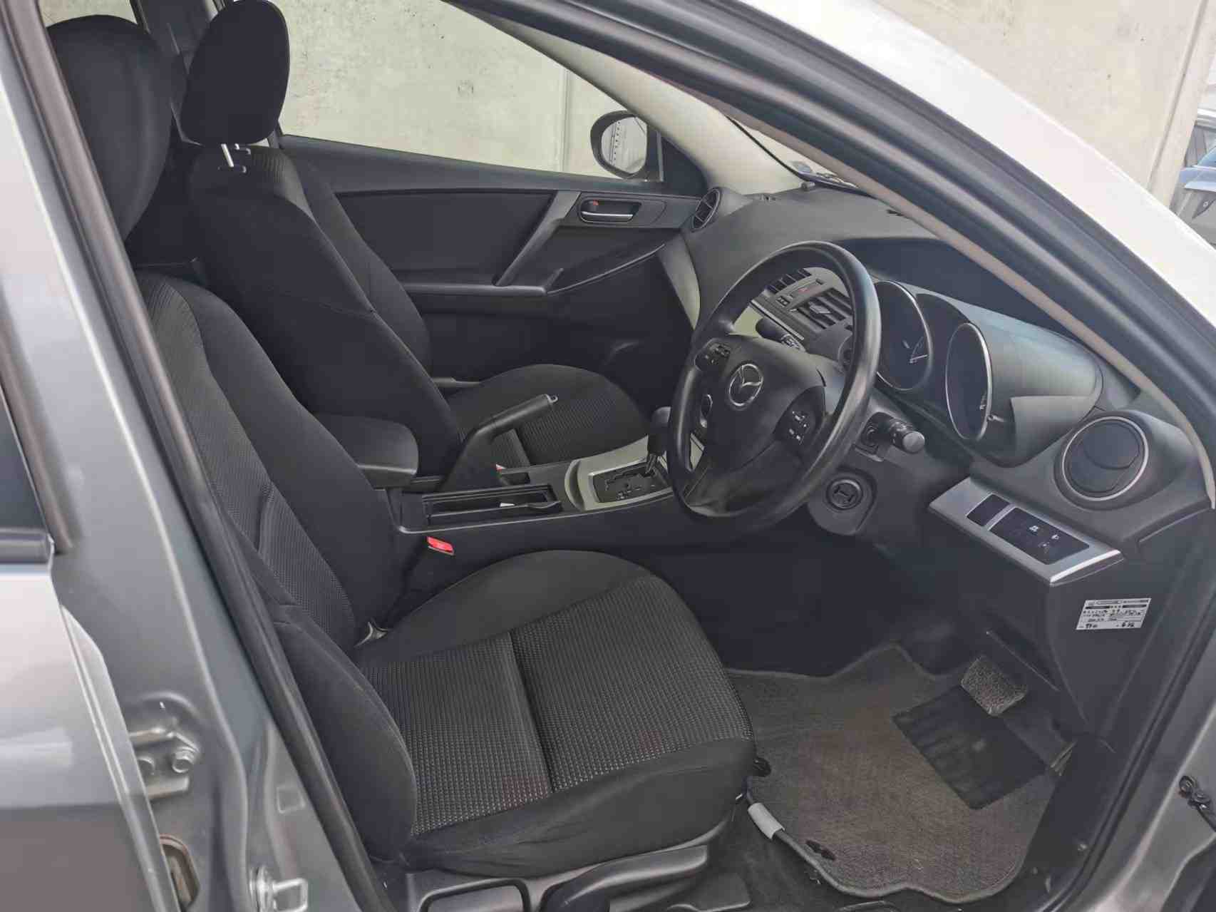 2012 Mazda Axela Push Start, Key Less