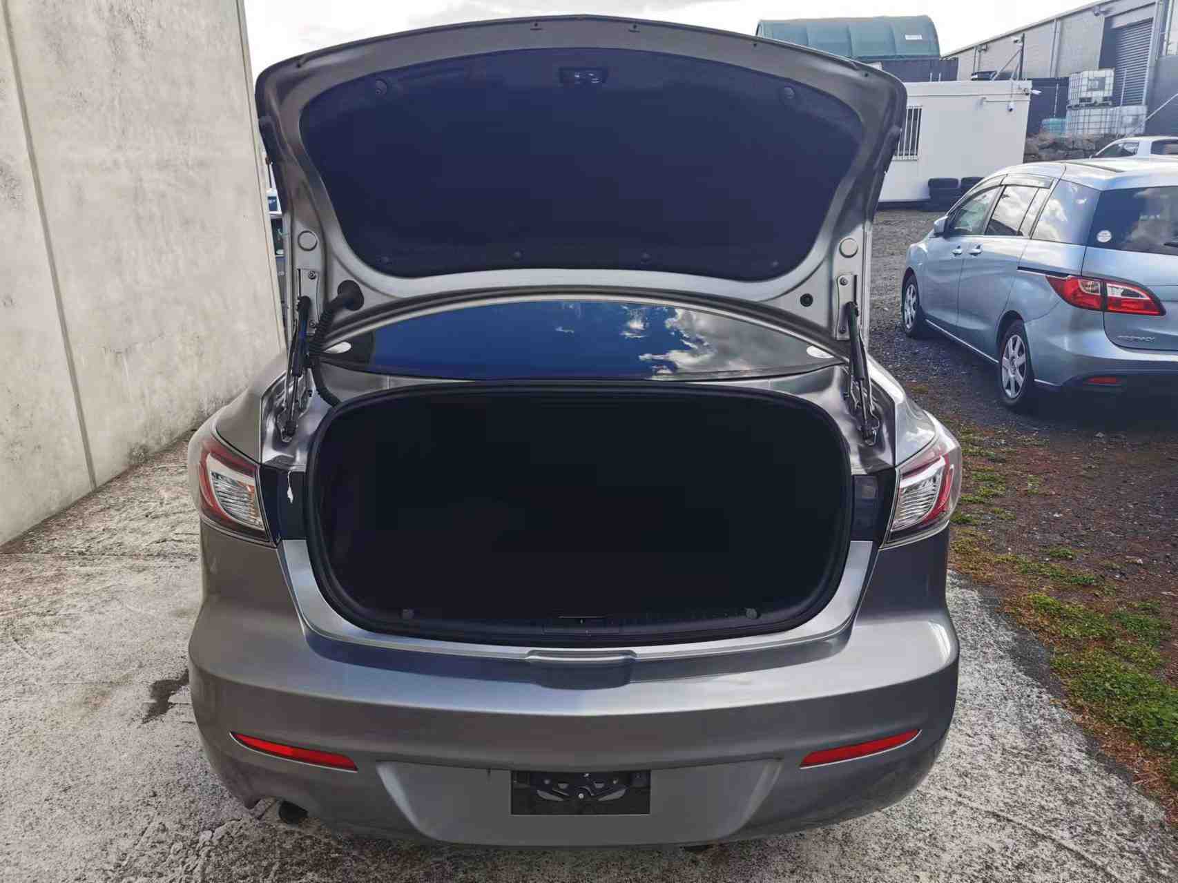 2012 Mazda Axela Push Start, Key Less