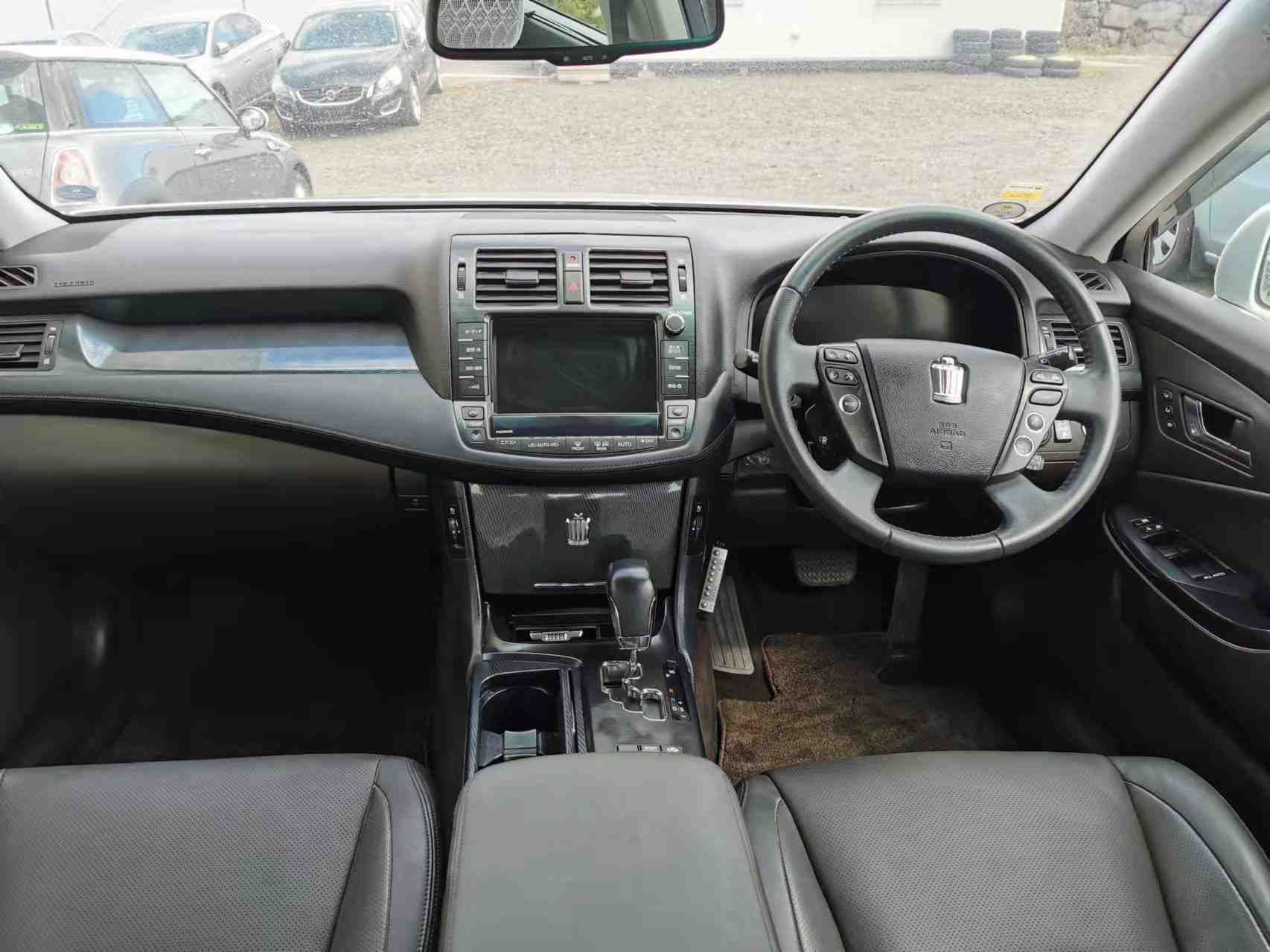 2010 Toyota Crown L PICKAGE, FULL LEATHER, HYBRID