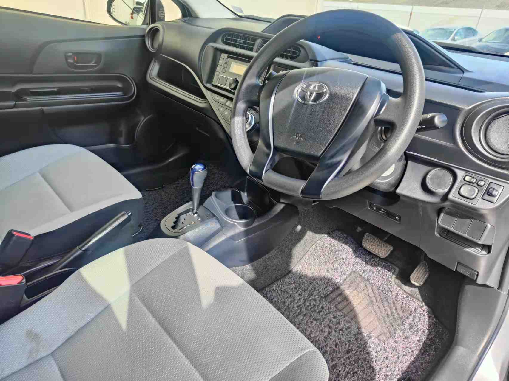 2016 Toyota Aqua HYBRID, TIDY