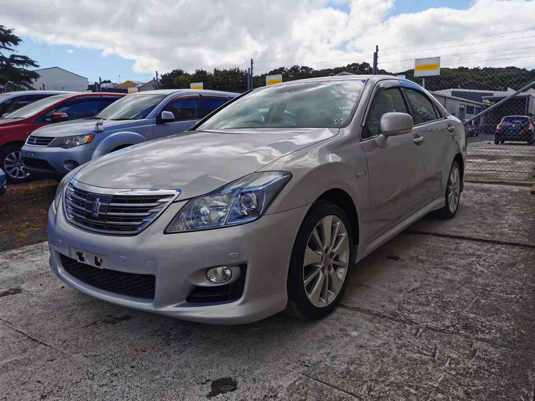 2010 Toyota Crown L PICKAGE, FULL LEATHER, HYBRID