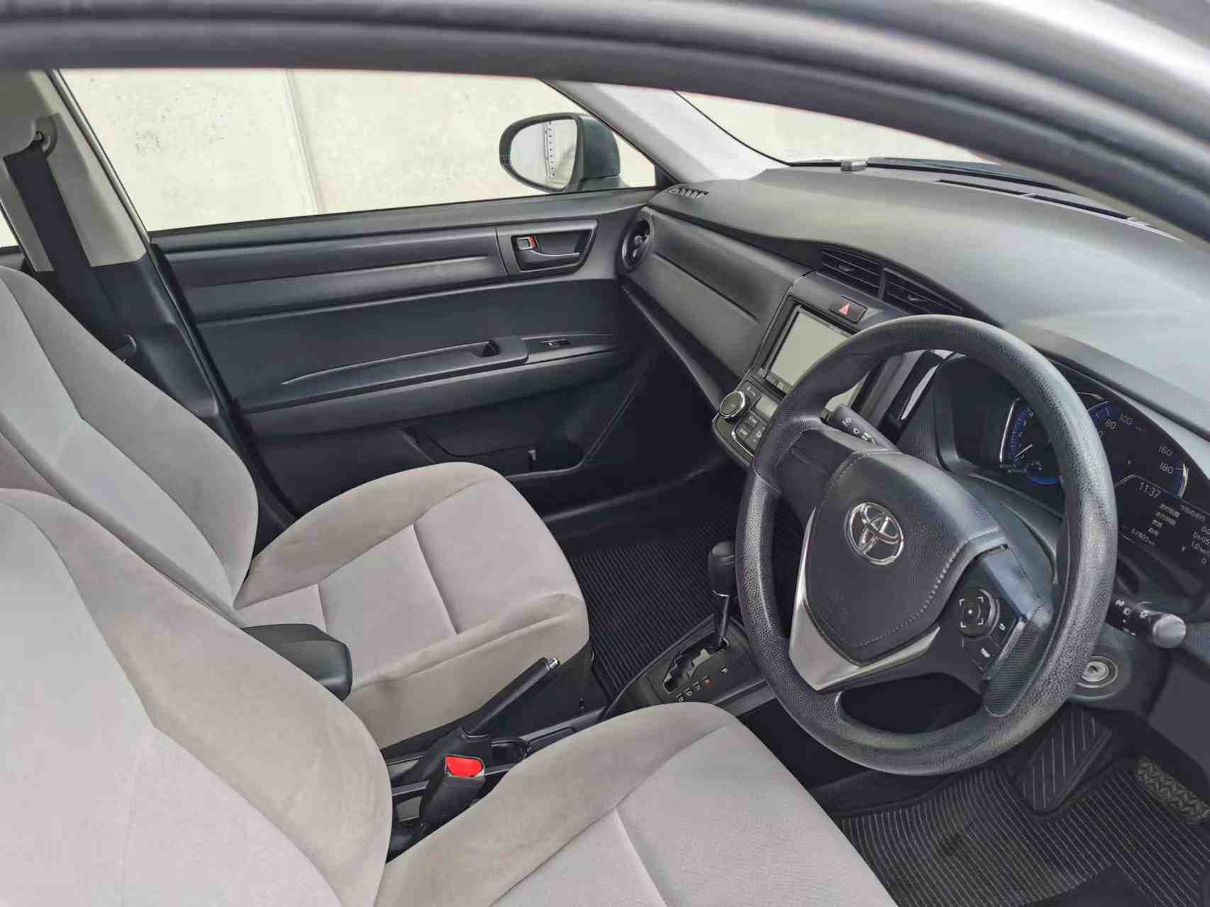 2016 Toyota Corrolla AXIO,HYBRID, TIDY