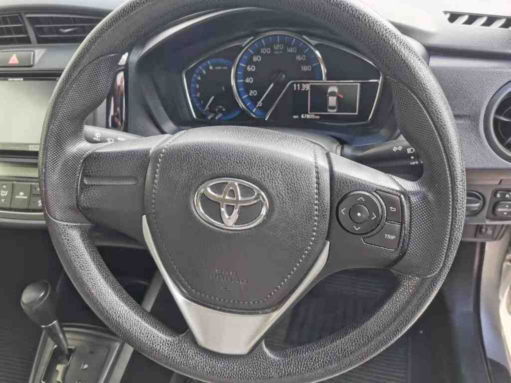 2016 Toyota Corrolla AXIO,HYBRID, TIDY