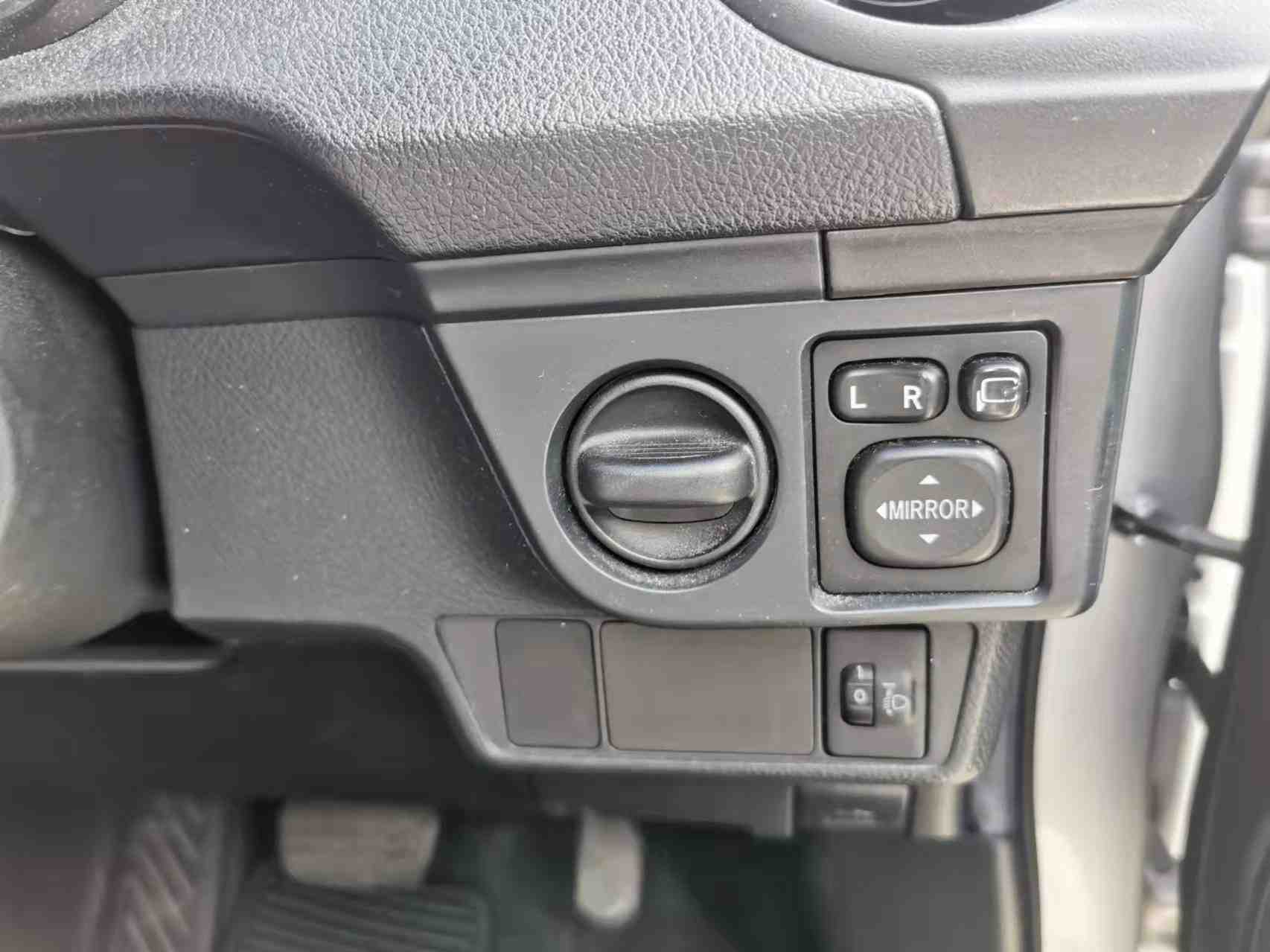 2016 Toyota Corrolla AXIO,HYBRID, TIDY