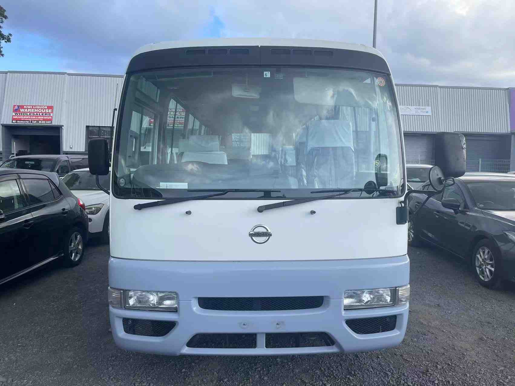 2014 Nissan unassigned Civilian 29 seaters Manual REV CAM, 29 seaters