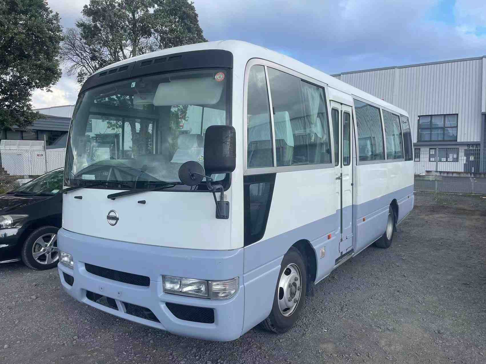 2014 Nissan unassigned Civilian 29 seaters Manual REV CAM, 29 seaters