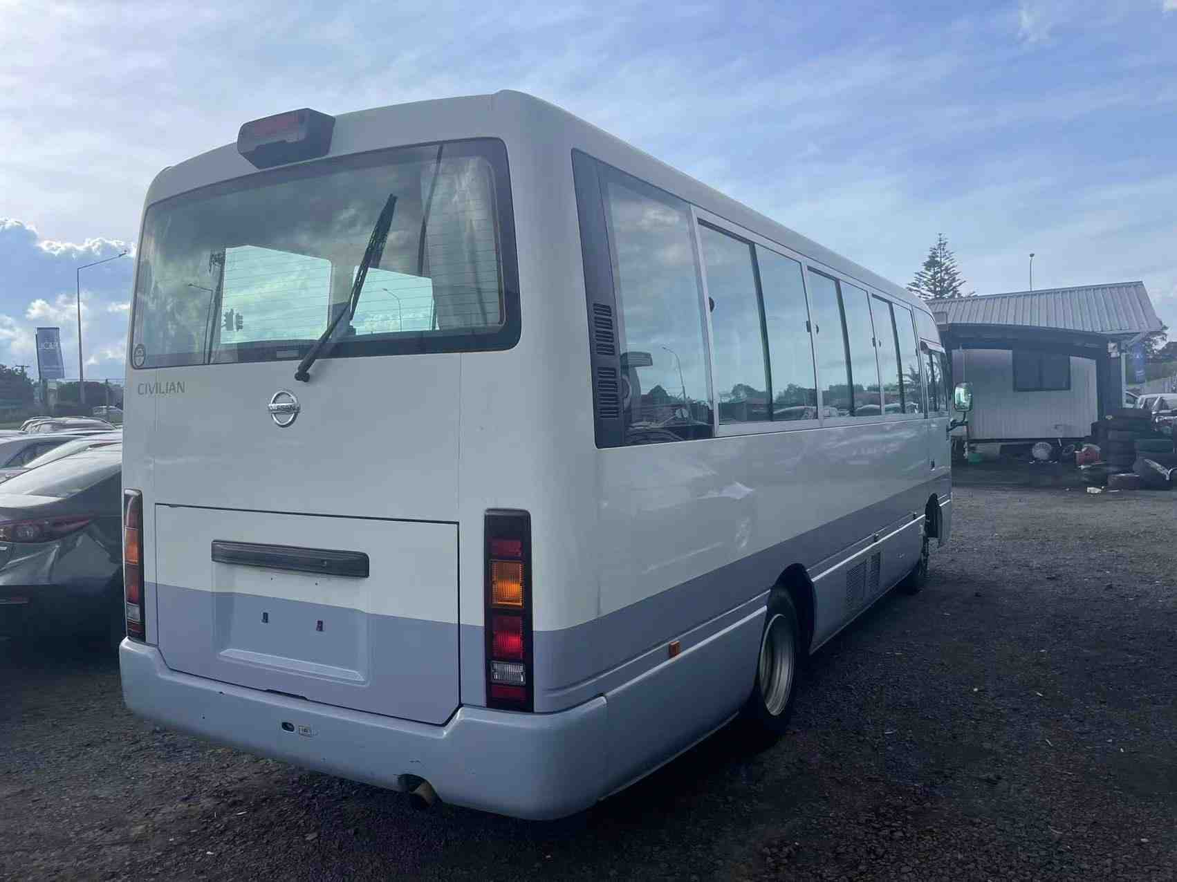 2014 Nissan unassigned Civilian 29 seaters Manual REV CAM, 29 seaters
