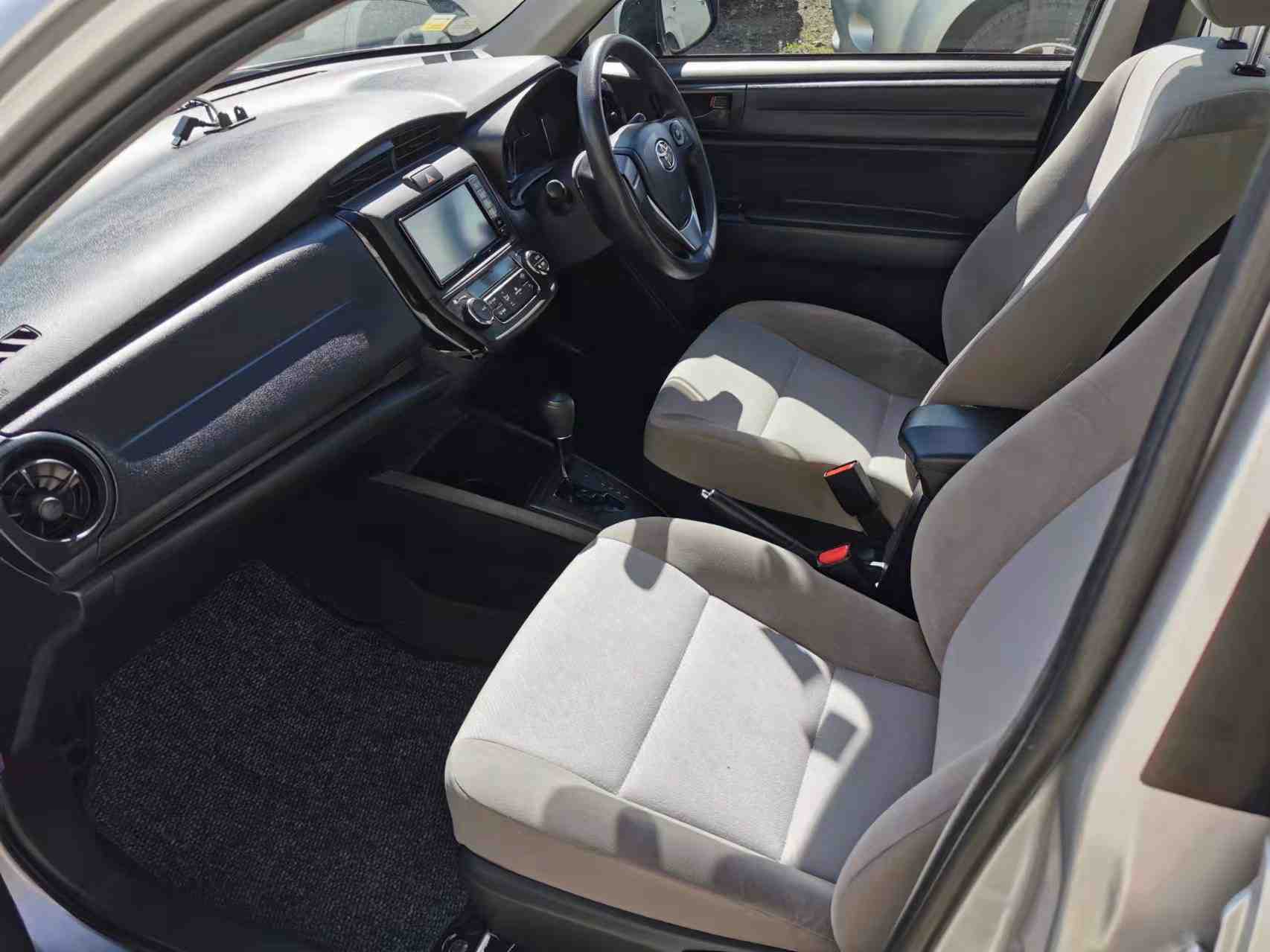 2017 Toyota Corrolla HYBRID, TIDY