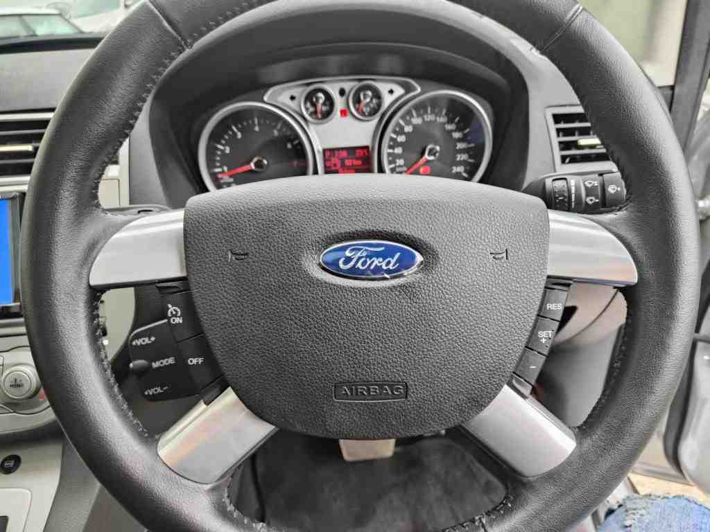 2011 Ford Kuga Titanium, 2.5T/4WD , Sunroof