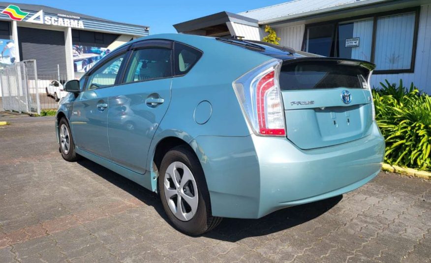 2014 Toyota Prius S