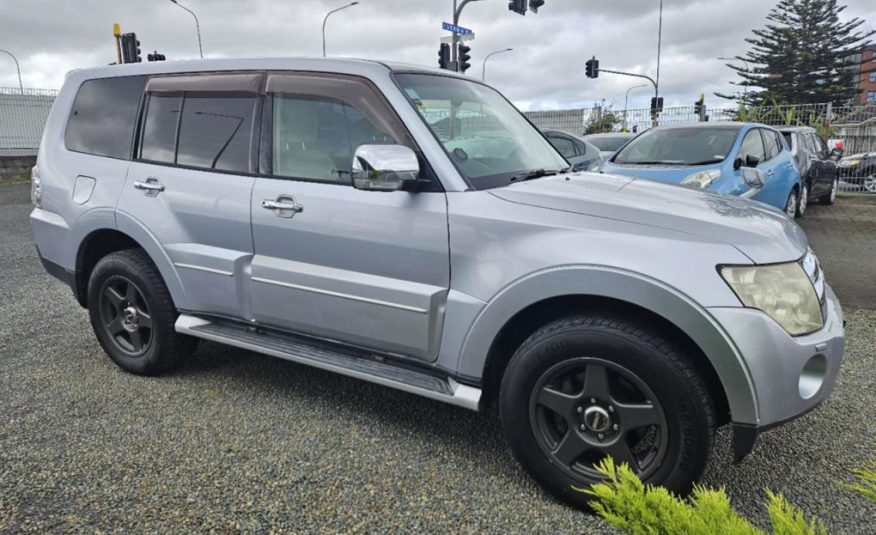 2006 Mitsubishi Pajero