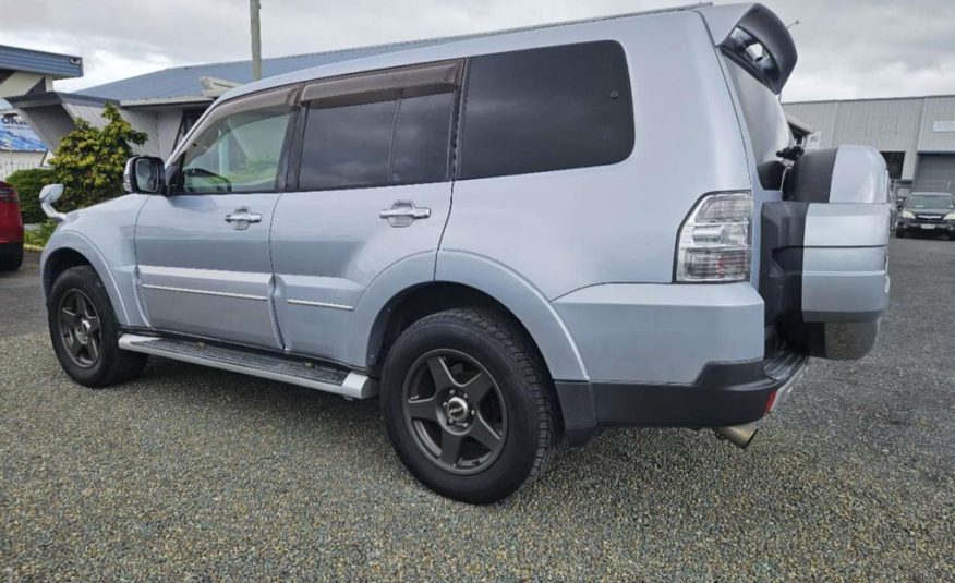 2006 Mitsubishi Pajero