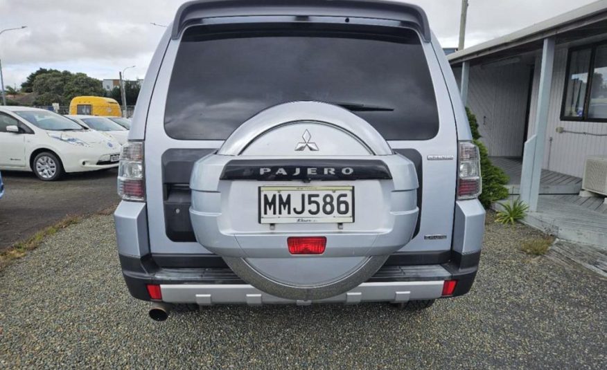 2006 Mitsubishi Pajero