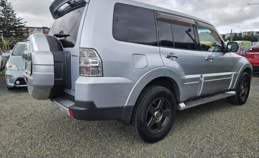 2006 Mitsubishi Pajero