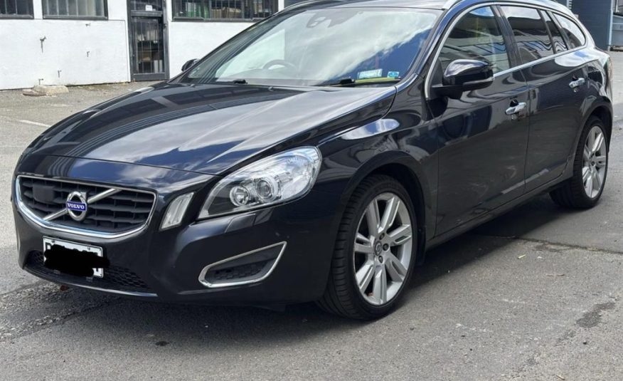 2012 Volvo V60 Station Wagon, Tidy