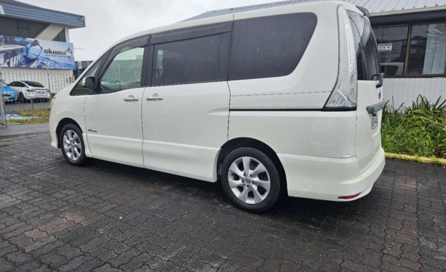 2013 Nissan Serena Hybrid