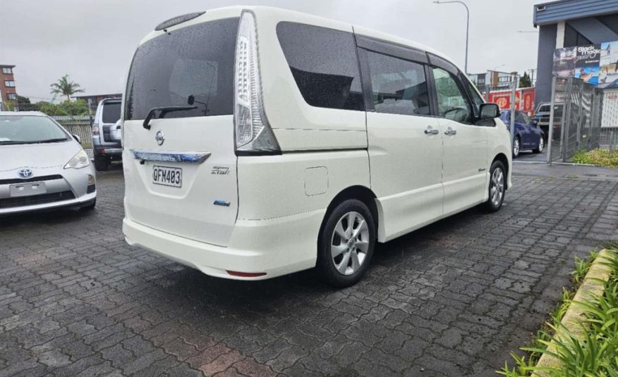 2013 Nissan Serena Hybrid