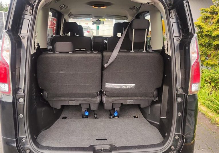 2017 Nissan Serena Hybrid