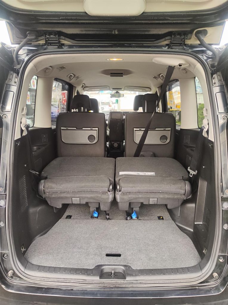 2017 Nissan Serena Hybrid