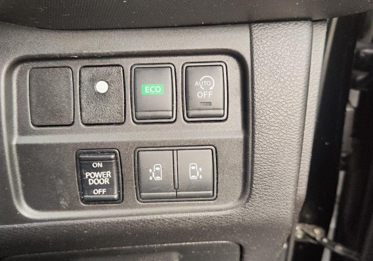 2017 Nissan Serena Hybrid