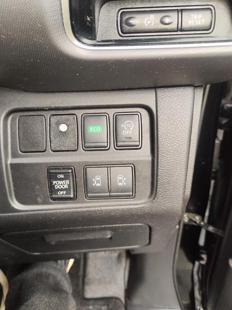 2017 Nissan Serena Hybrid