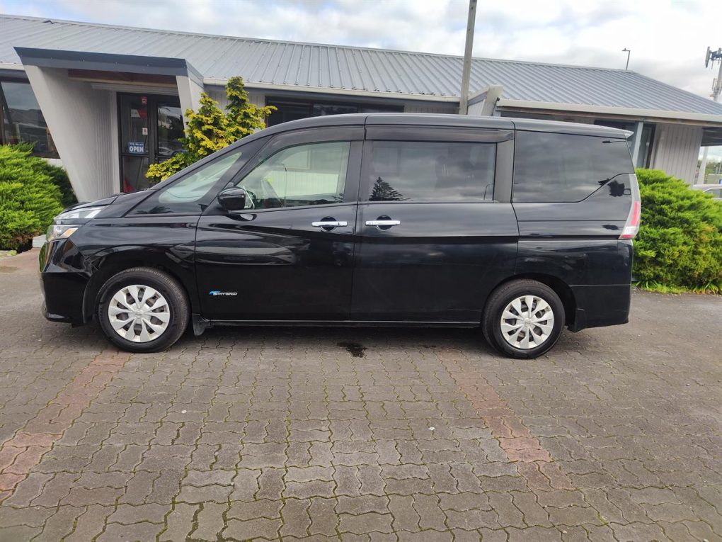 2017 Nissan Serena Hybrid