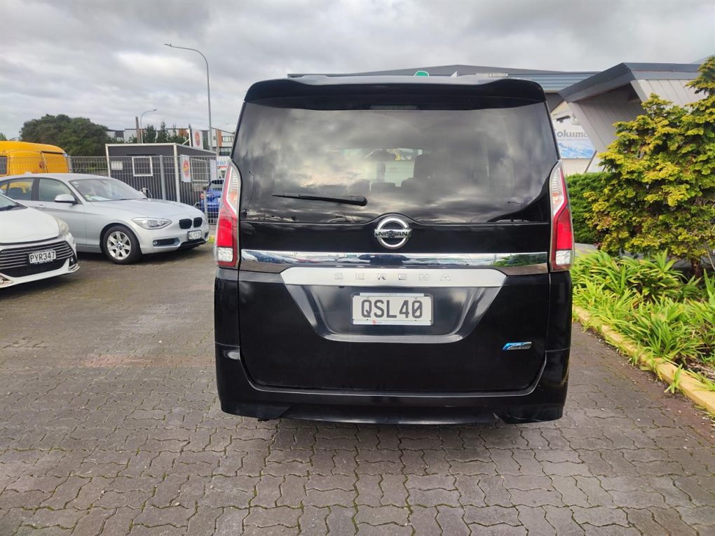 2017 Nissan Serena Hybrid