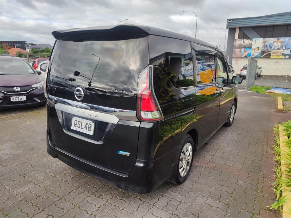 2017 Nissan Serena Hybrid