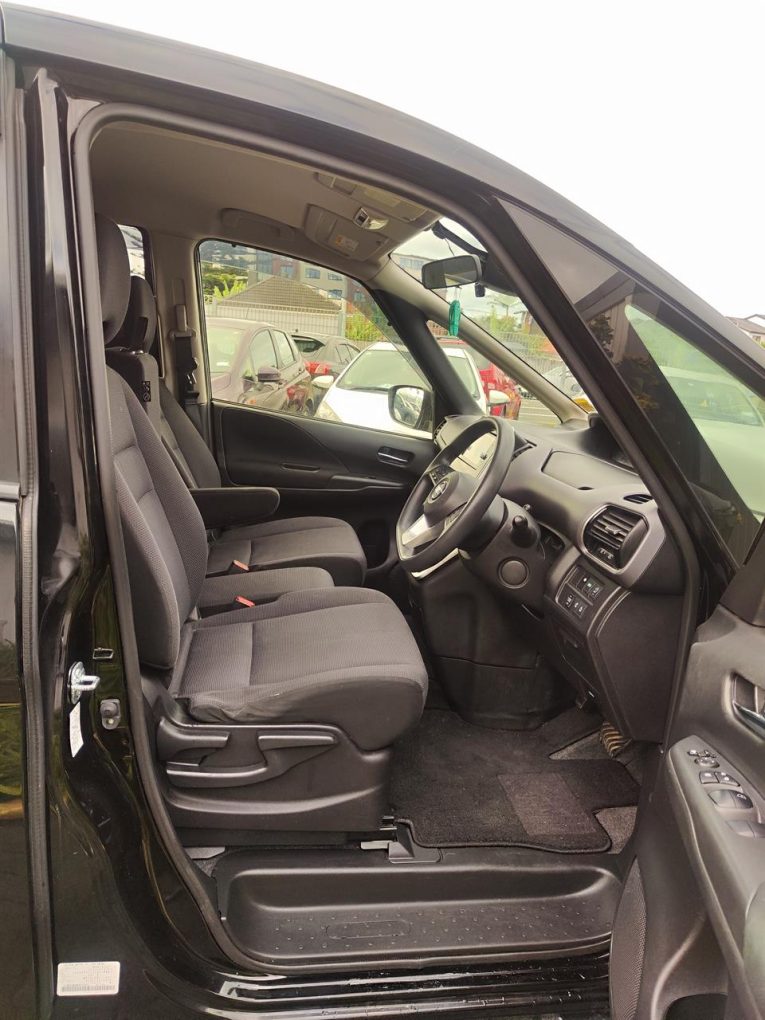 2017 Nissan Serena Hybrid