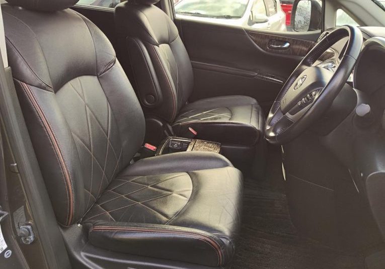 2014 Nissan Elgrand 7 Seater