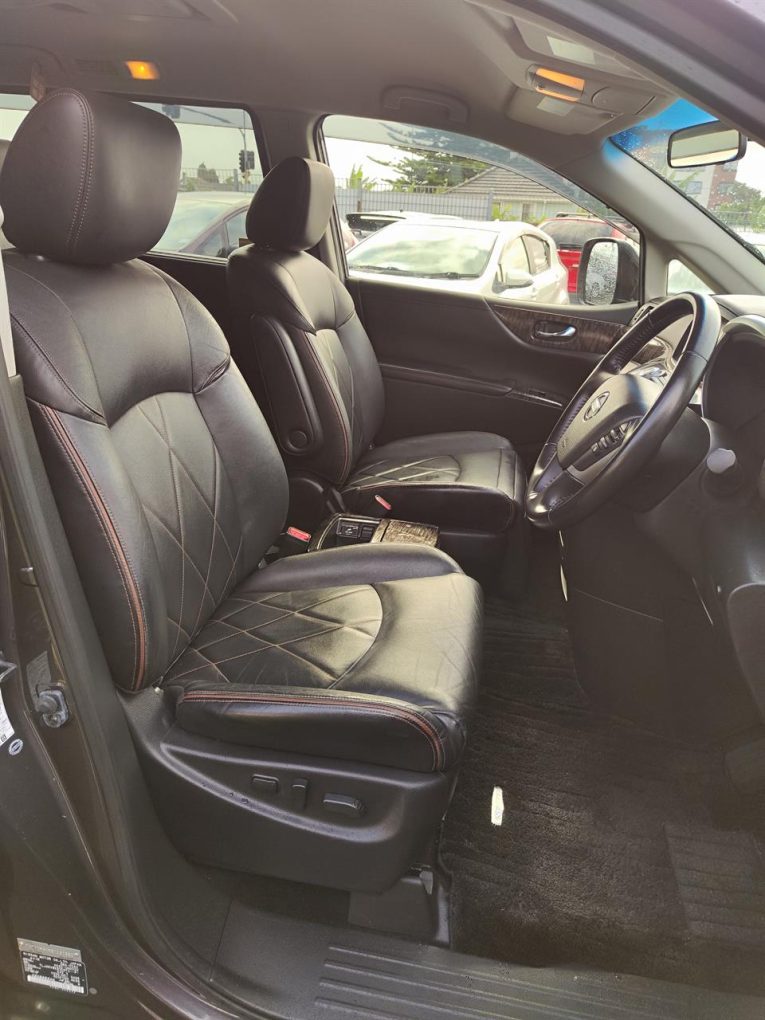 2014 Nissan Elgrand 7 Seater