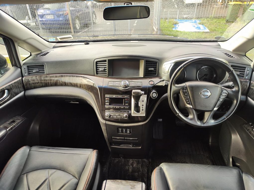 2014 Nissan Elgrand 7 Seater