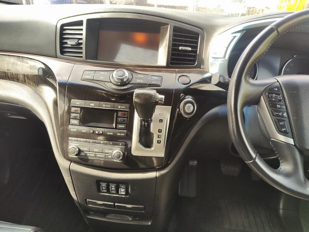2014 Nissan Elgrand 7 Seater