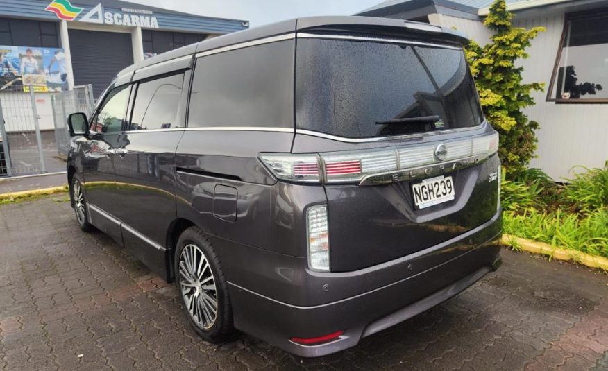 2014 Nissan Elgrand 7 Seater