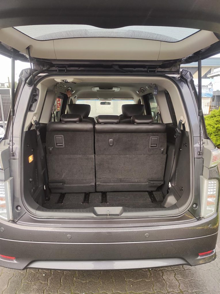 2014 Nissan Elgrand 7 Seater