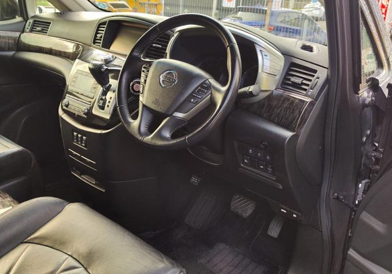 2014 Nissan Elgrand 7 Seater