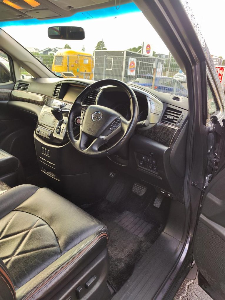 2014 Nissan Elgrand 7 Seater