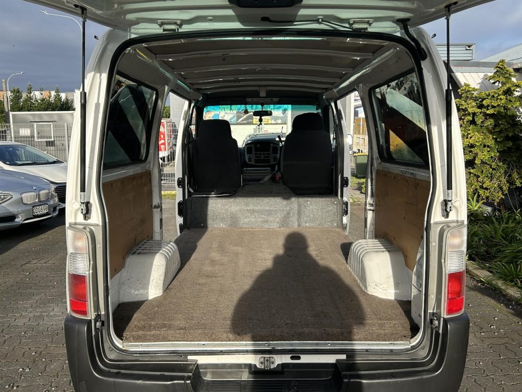 2012 Nissan URVAN 3.0 Diesel Auto