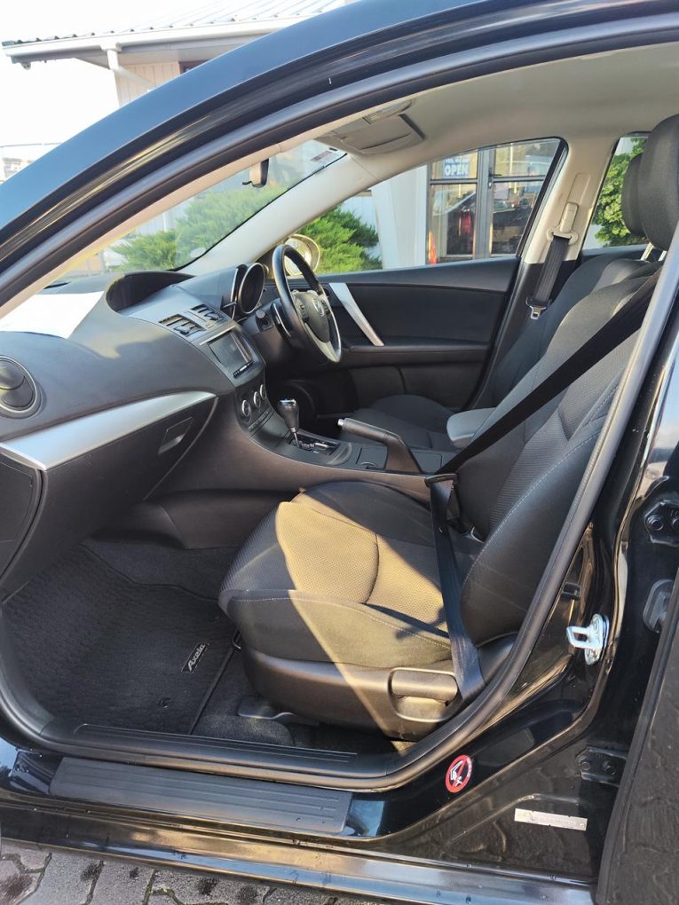 2012 Mazda Axela Saloon