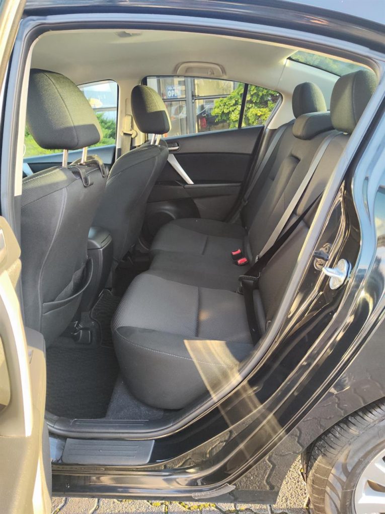2012 Mazda Axela Saloon